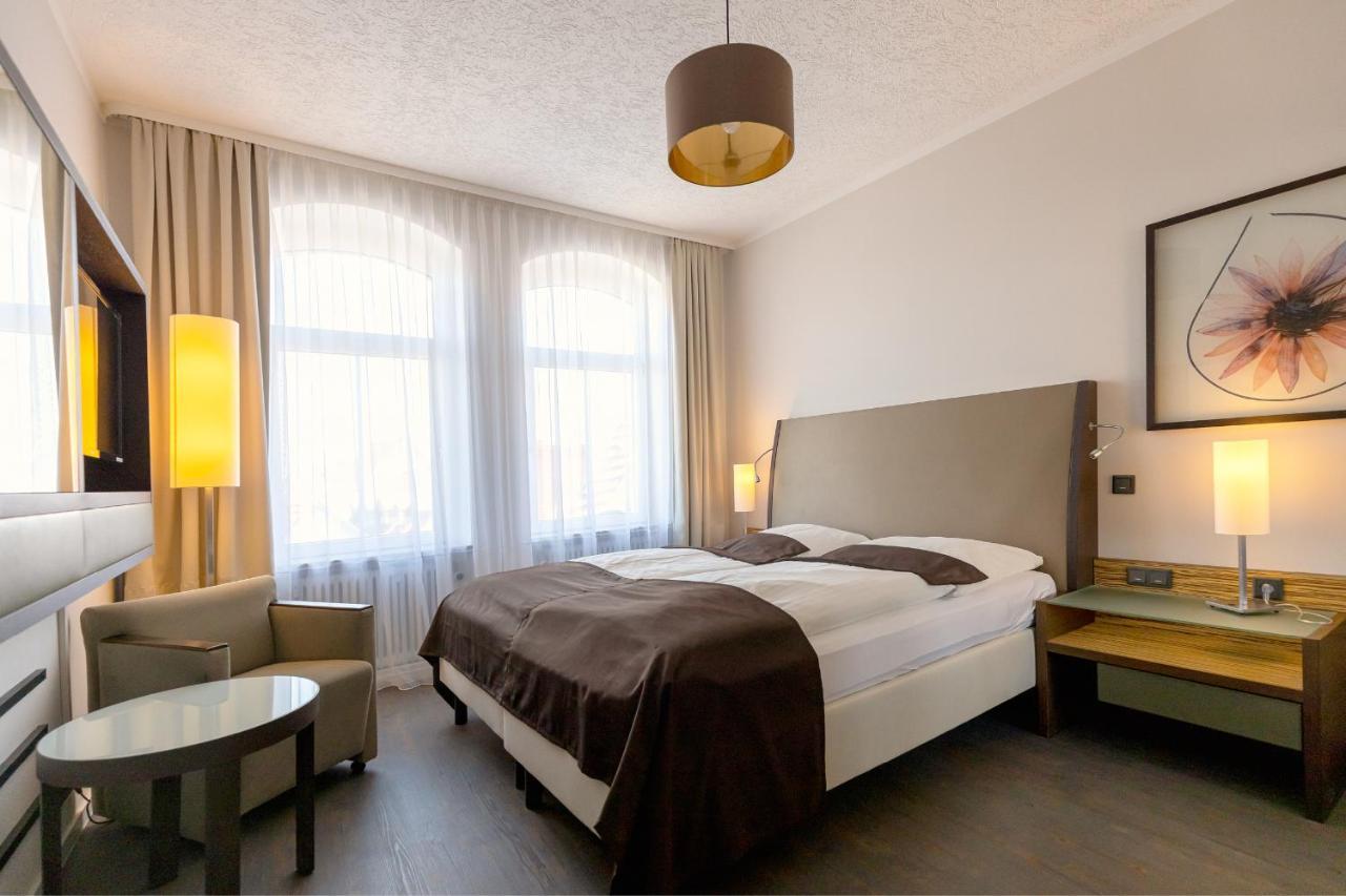 Hotel Garni " Am Domplatz" Эрфурт Экстерьер фото