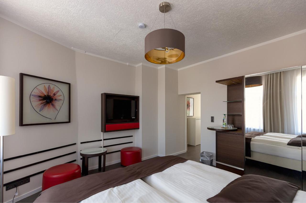 Hotel Garni " Am Domplatz" Эрфурт Экстерьер фото