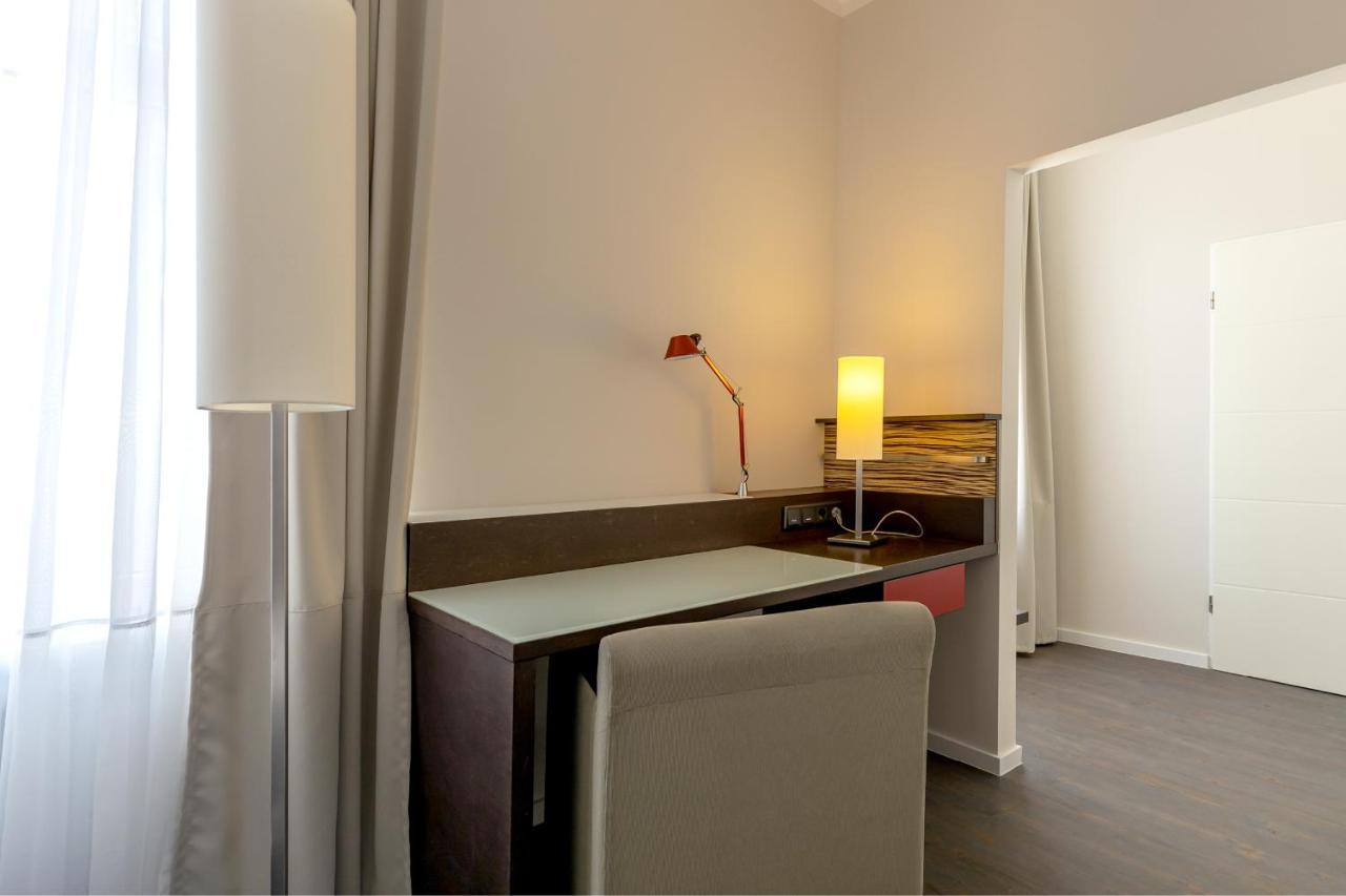 Hotel Garni " Am Domplatz" Эрфурт Экстерьер фото
