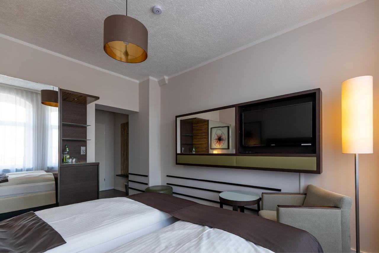 Hotel Garni " Am Domplatz" Эрфурт Экстерьер фото
