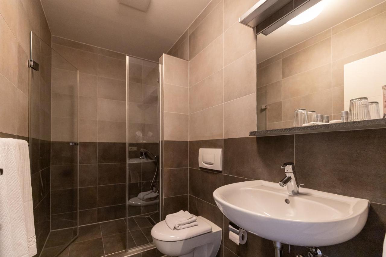 Hotel Garni " Am Domplatz" Эрфурт Экстерьер фото