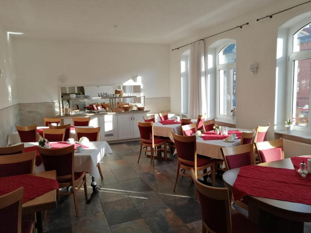 Hotel Garni " Am Domplatz" Эрфурт Экстерьер фото
