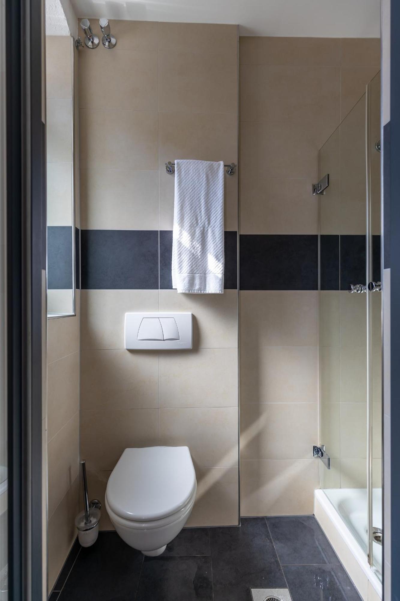 Hotel Garni " Am Domplatz" Эрфурт Экстерьер фото